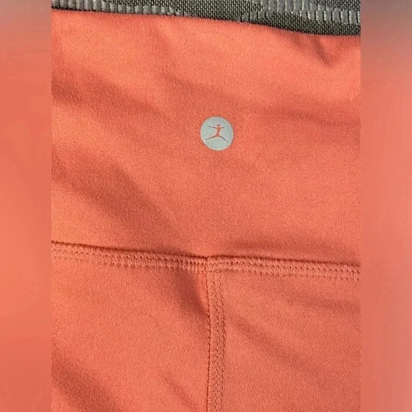 Danskin- Women's Reflective Capri Legging- High-Rise- Wide Waistband. - Picture 6 of 9